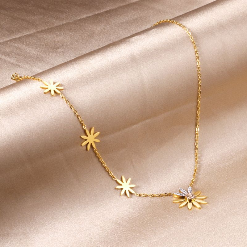 Daisy Necklace