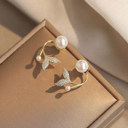 Fishtail Pearl Earrings